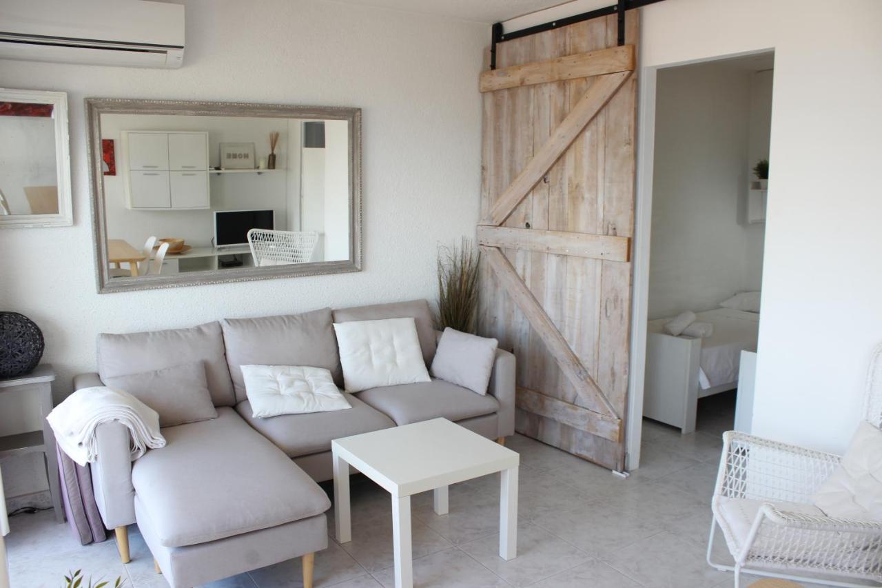 Beautiful Apartment In Front Of Beach, Pool, View Roses Buitenkant foto