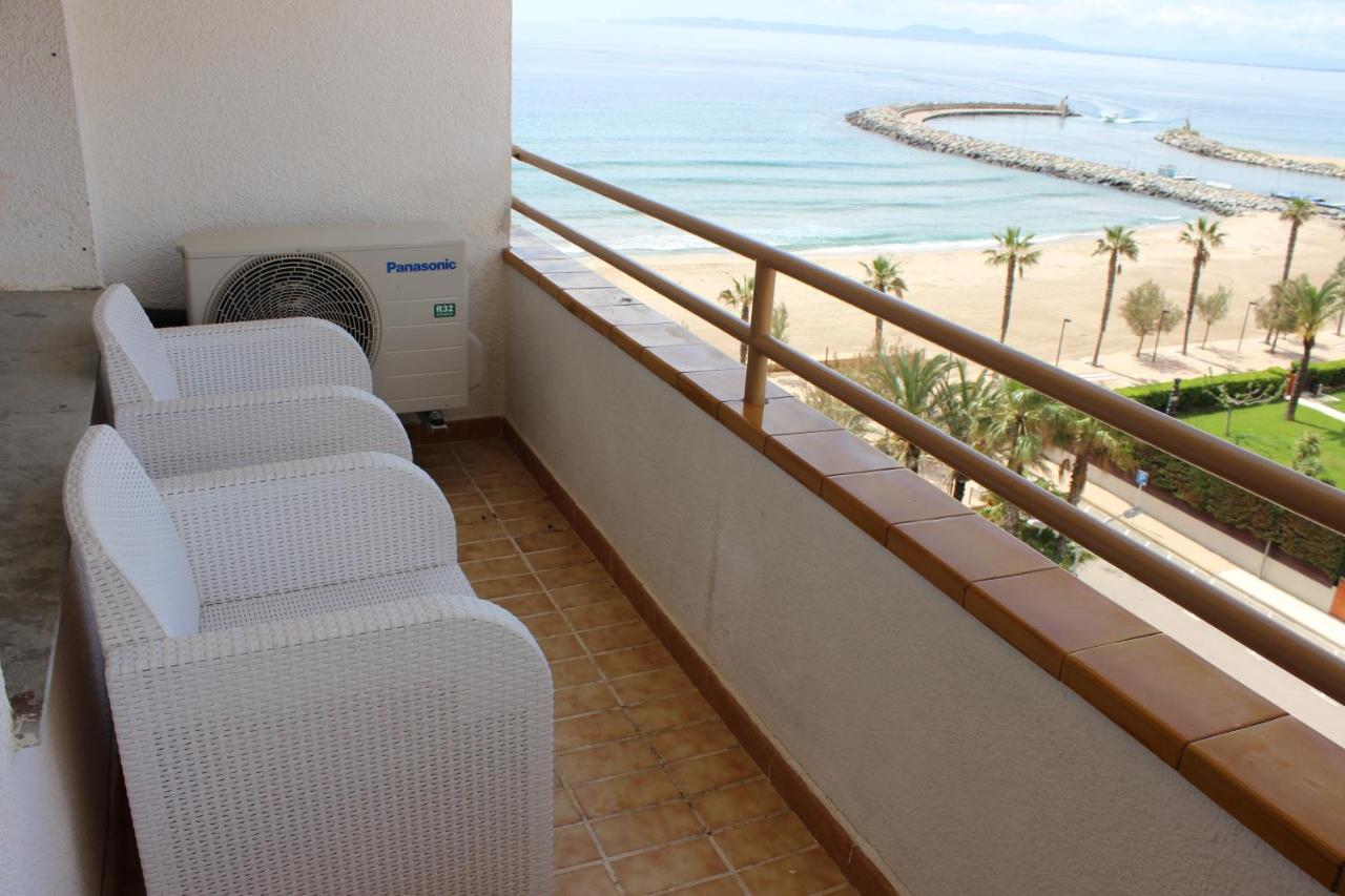Beautiful Apartment In Front Of Beach, Pool, View Roses Buitenkant foto