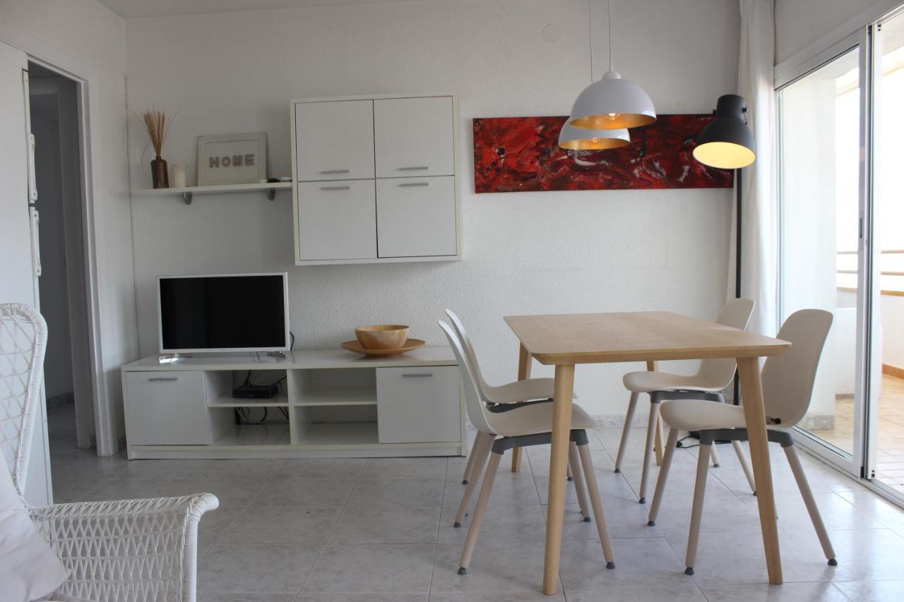 Beautiful Apartment In Front Of Beach, Pool, View Roses Buitenkant foto