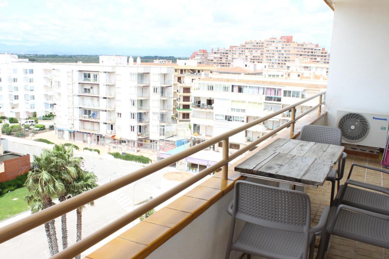 Beautiful Apartment In Front Of Beach, Pool, View Roses Buitenkant foto