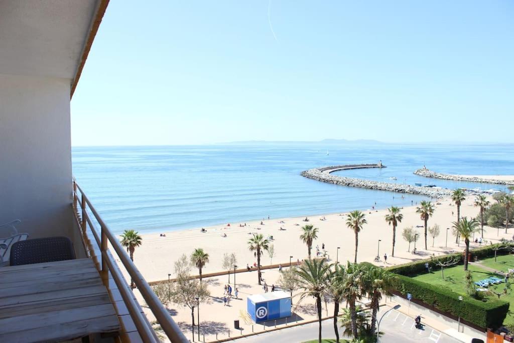 Beautiful Apartment In Front Of Beach, Pool, View Roses Buitenkant foto